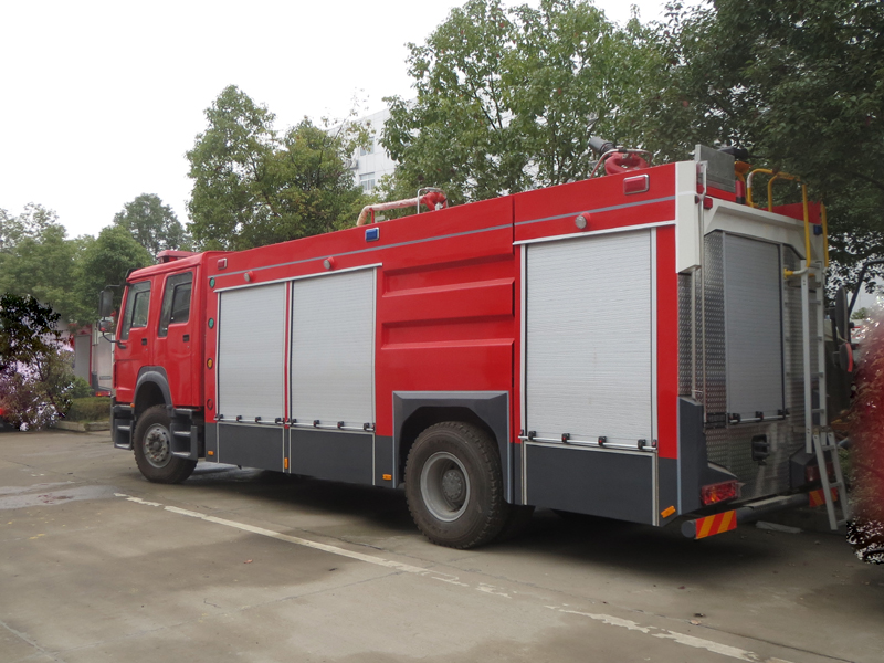 ����HOWO�ɷ�ˮ(li��n)������܇