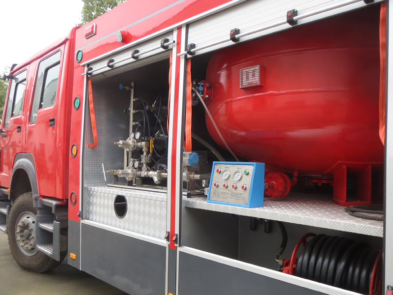 ����HOWO�ɷ���ĭ(li��n)������܇(ch��)