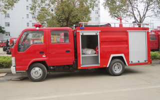 五十鈴2噸消防車 五十鈴2噸消防車